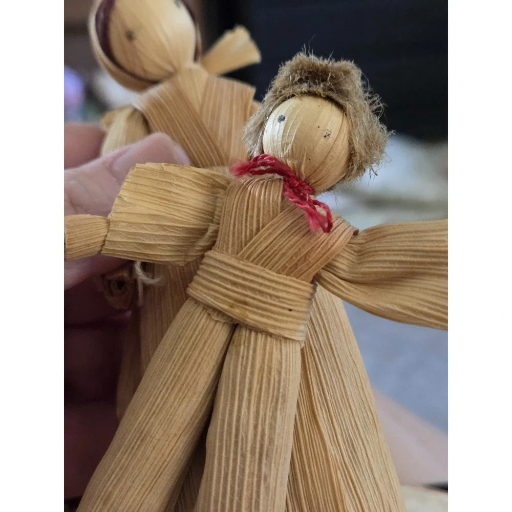 Very Very Old Vintage Corn Husk Family (8) With Birdhouse Antique Primitive